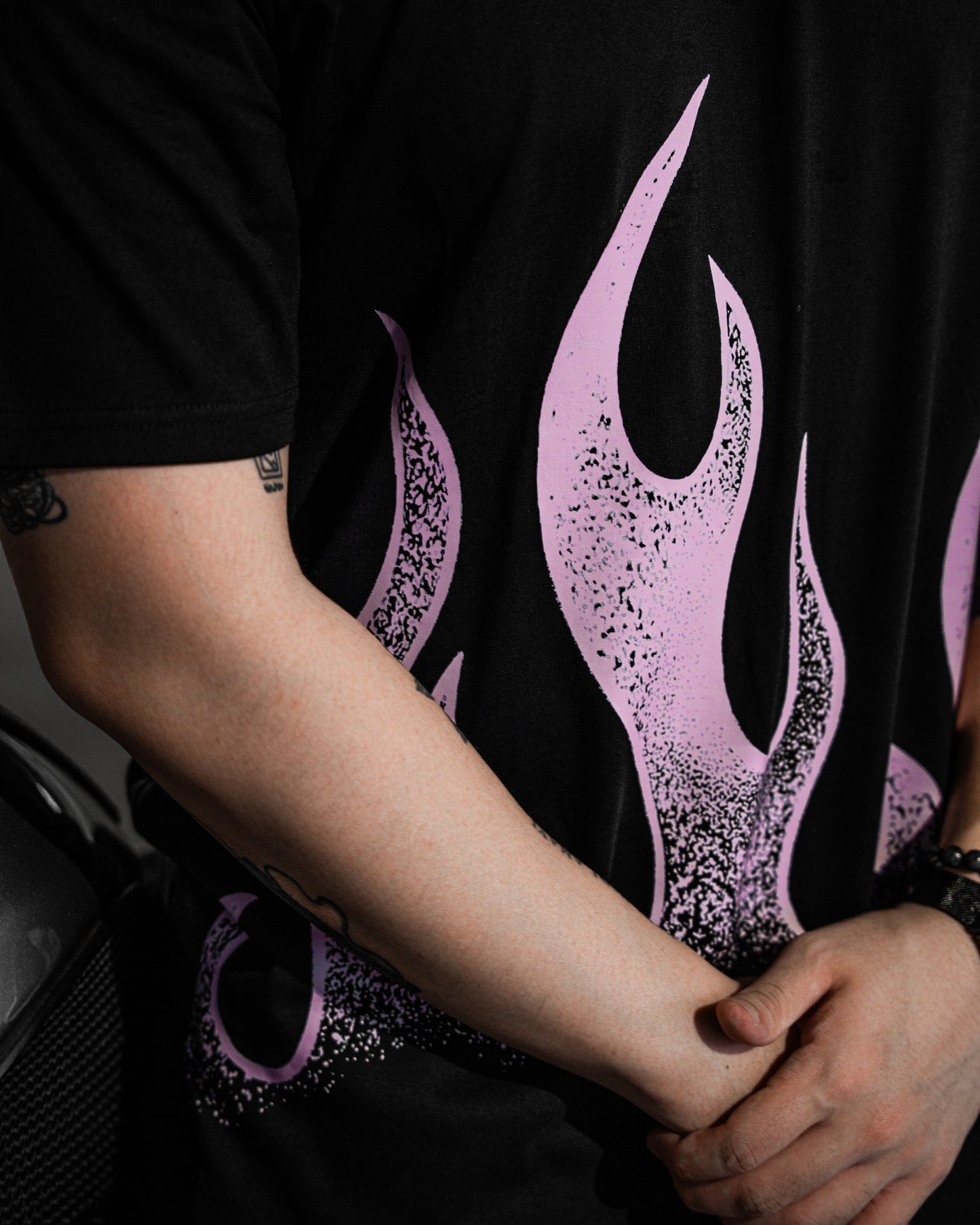 PINKY FIRE TEE