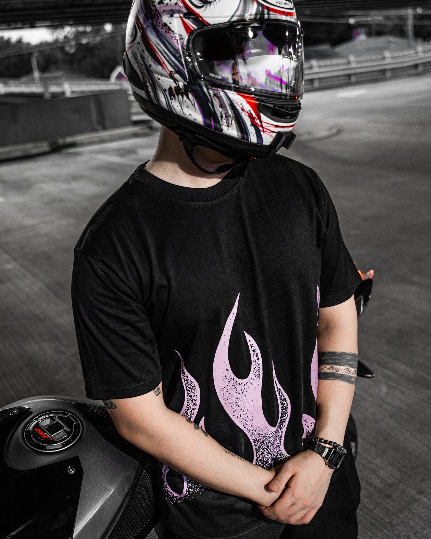 PINKY FIRE TEE